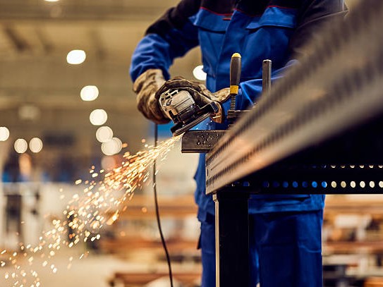 Choosing the Right Tile Saw for Large Construction Projects