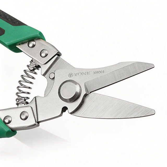 Heavy-Duty Tin Snips, Industrial Grade Metal Shears